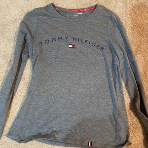 tommy hilfiger long-sleeve top